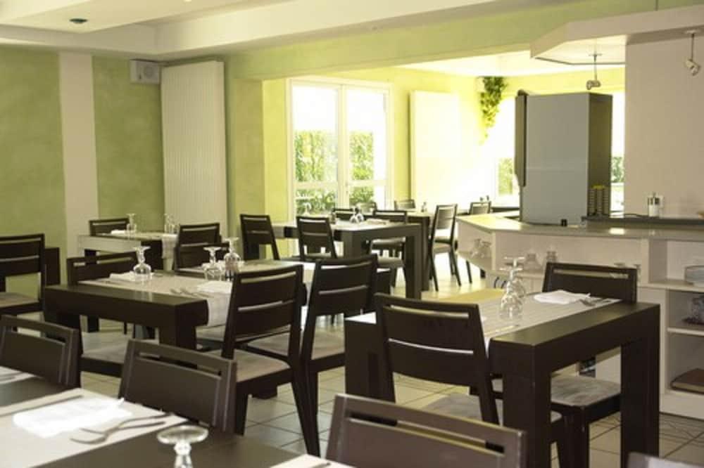 Brit Hotel La Bonne Etape Évreux Kültér fotó