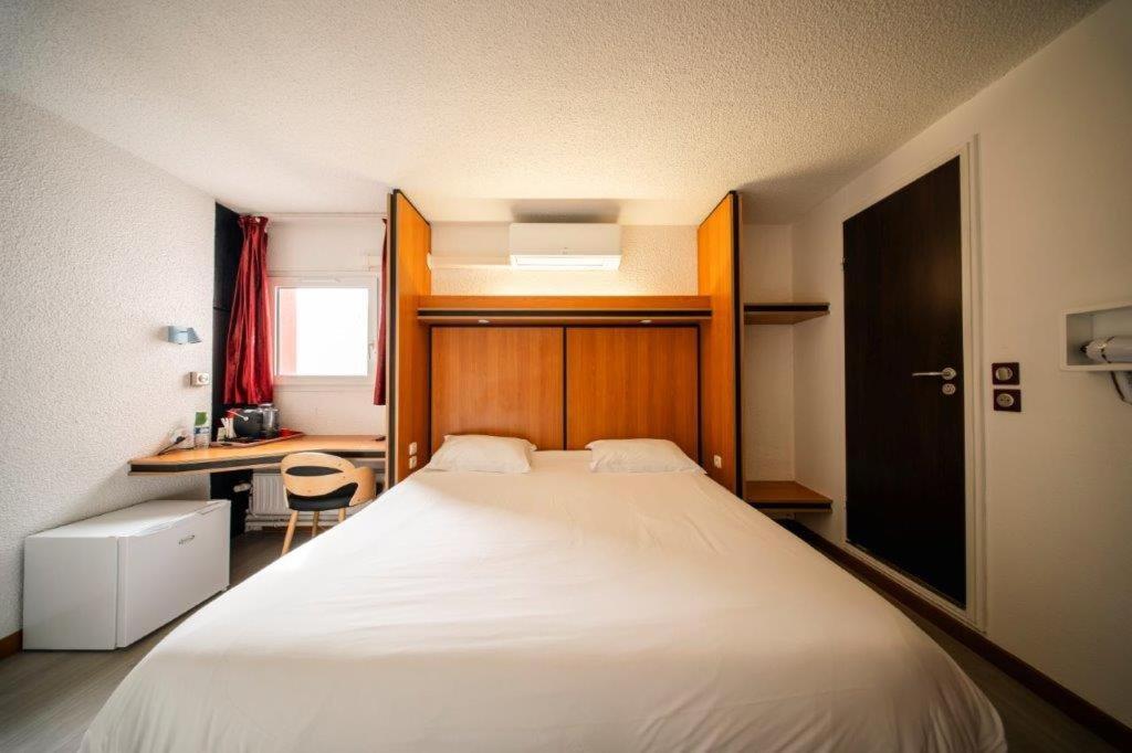 Brit Hotel La Bonne Etape Évreux Kültér fotó